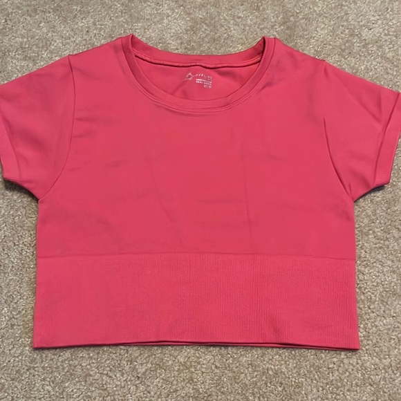OFFLINE By Aerie Sidewalk Seamless Cropped T-Shirt Size: XS - Picture 1 of 3